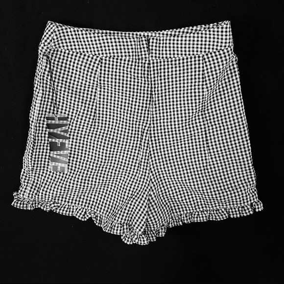🏁Fully lined Black & White checkered high waist Pinup shorts fitted ruffles NEW - Picture 5 of 9